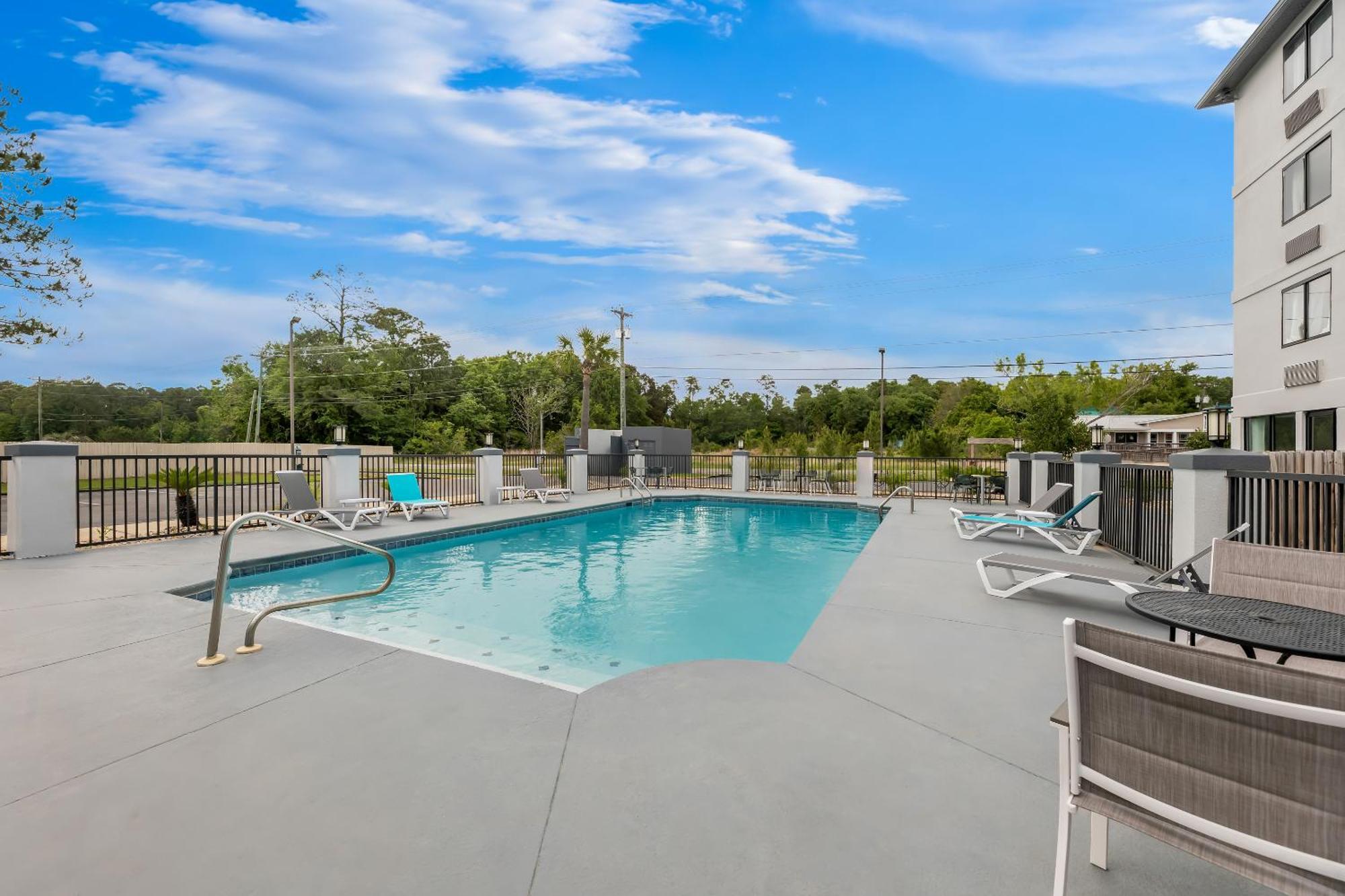 Spark By Hilton Biloxi Ocean Springs Exterior photo